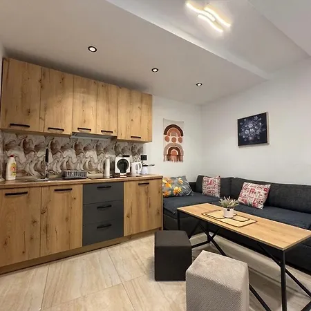 펜션 House House Art 크리크베니카