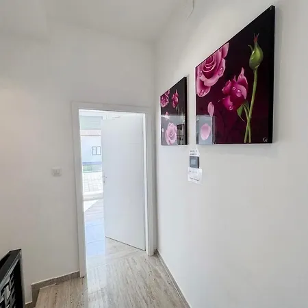 펜션 House House Art *